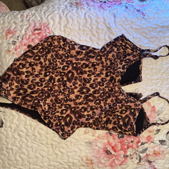 Aerie Size Medium One piece leopard swim suit-NWT - Picture 2 of 3